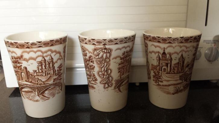 3 oude Melkbekers ~ Petrus Regout ~ British Castles ~ 1940, Antiek en Kunst, Antiek | Servies los, Ophalen of Verzenden