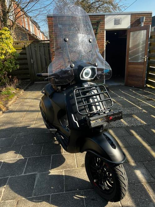 Vespa sprint 2019 iget notte, Fietsen en Brommers, Scooters | Vespa, Zo goed als nieuw, Overige modellen, Ophalen of Verzenden