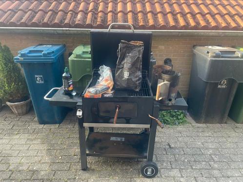 GRATIS op te halen MOET WEG!!, Tuin en Terras, Houtskoolbarbecues, Gebruikt, Met accessoires, Ophalen