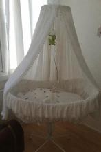 Vintage brocante witte wieg met kant, Ophalen, Gebruikt, Wieg