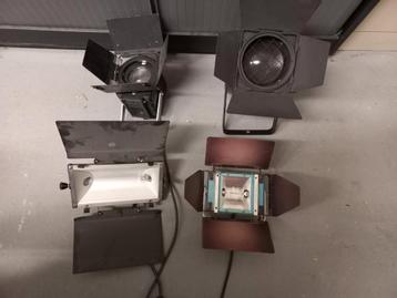 4 professionele foto-/filmlampen. 500, 750, 1000, 1300 W beschikbaar voor biedingen