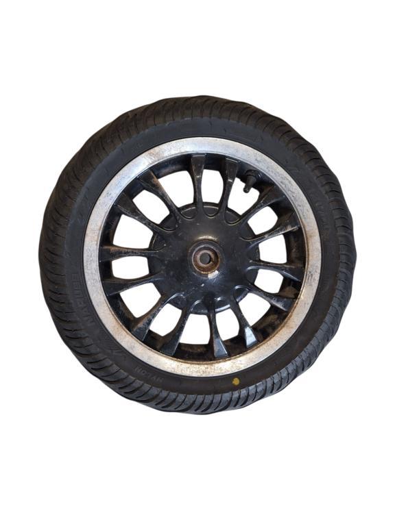 Achterband achtervelg origineel Vespa Sprint, Fietsen en Brommers, Brommeronderdelen | Scooters, Gebruikt, Vespa, Ophalen of Verzenden