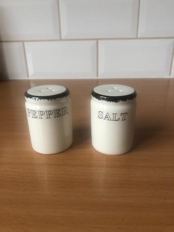 Peper- en zoutstel beschikbaar voor biedingen