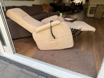 Sta-op stoel - in nieuwstaat beschikbaar voor biedingen