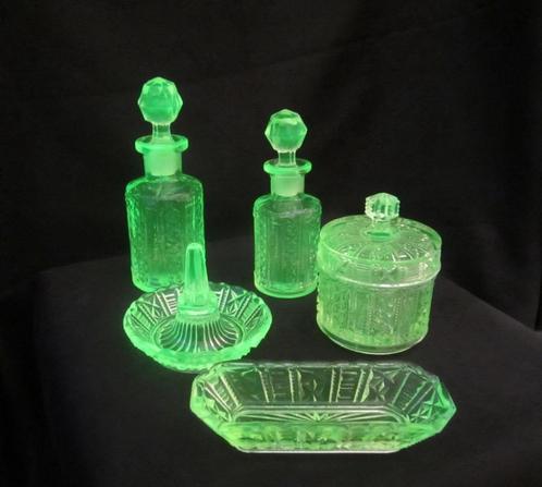 vaseline uranium glas art deco set, 5 stuks, Scailmont, Antiek en Kunst, Antiek | Glas en Kristal, Verzenden