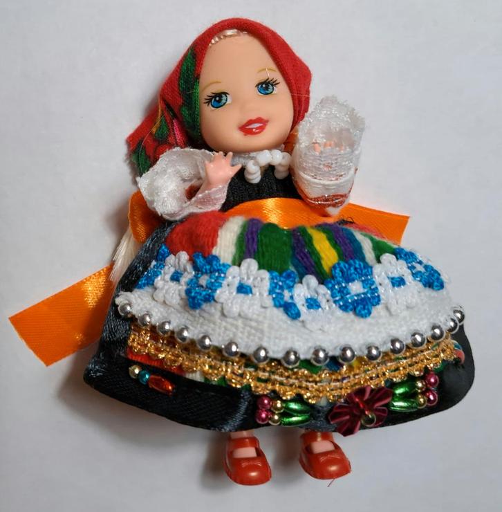 Folklore popje Shelly Barbie, Verzamelen, Poppen, Zo goed als nieuw, Fashion Doll, Verzenden