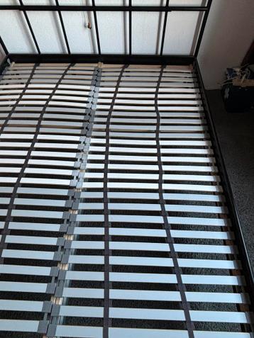 IKEA bedframe met lattenbodem 200x160cm - afbeelding 6
