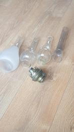 vier lampenglazen en één brander, Ophalen of Verzenden