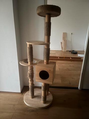 Krabpaal krabtoren beschikbaar voor biedingen