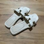 Hermes Sandals Creme, Kleding | Dames, Schoenen, Slippers, Beige, Nieuw, Ophalen of Verzenden