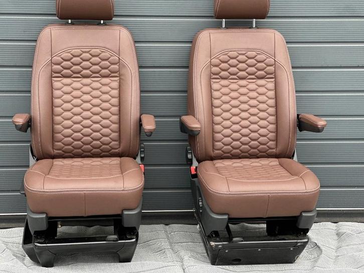 Twee voor stoelen met Bruine leder voor VW Transporter T5 T6, Auto-onderdelen, Interieur en Bekleding, Volkswagen, Nieuw, Ophalen