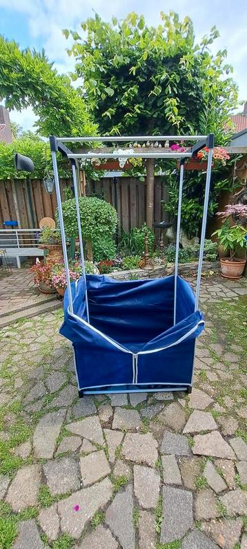 Hangkast voor in de tent beschikbaar voor biedingen