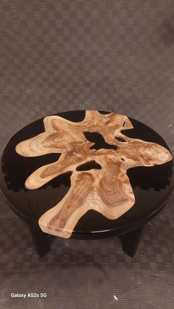 Epoxy koffietafel.  beschikbaar voor biedingen