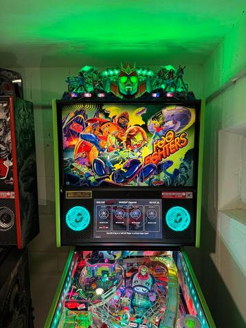 Foo Fighters Limited Edition Flipperkast, low plays beschikbaar voor biedingen