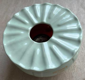Vintage Pickwick theelicht, groen aardewerk, rode binnenkant beschikbaar voor biedingen