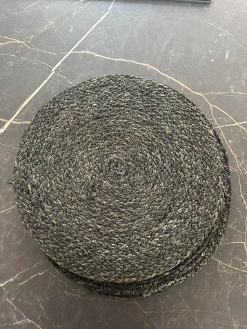 Placemats 6 stuks beschikbaar voor biedingen