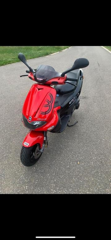 GEZOCHT: GILERA RUNNER 50CC NETJES beschikbaar voor biedingen