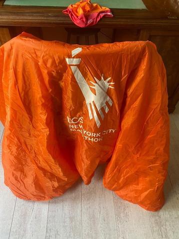New York 2024 Marathon finisher Poncho. Nieuw! beschikbaar voor biedingen
