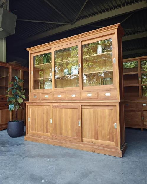 Grote / brede buffetkast | Teak vitrinekast #2022, Huis en Inrichting, Kasten | Buffetkasten, Zo goed als nieuw, 200 cm of meer