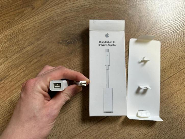 Apple Thunderbolt naar FireWire 800 adapter origineel A1463, Computers en Software, Pc- en Netwerkkabels, Ophalen of Verzenden