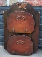 Antieke houten krantenhanger, Ophalen