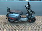 Vespa sprint S 2022 1800 KM Full option, Maximaal 45 km/u, Zo goed als nieuw, 49 cc, Ophalen of Verzenden