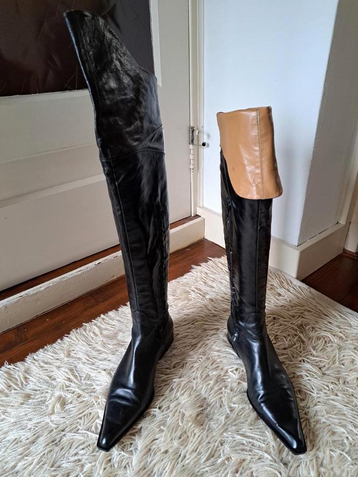 Elegante zwarte hoge laarzen, Mt.39,5, Kleding | Dames, Schoenen, Zo goed als nieuw, Hoge laarzen, Zwart, Ophalen of Verzenden