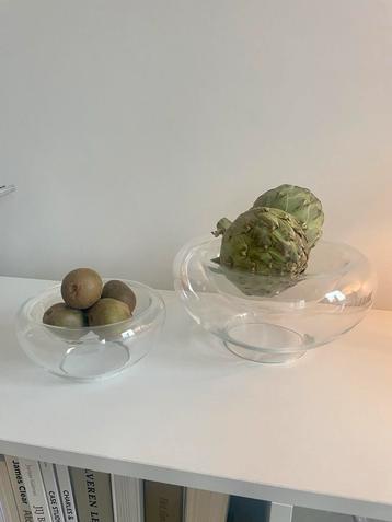 Set van twee glazen fruit schalen
