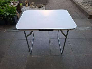 Campingtafel 80 x 60 x 70 cm. beschikbaar voor biedingen
