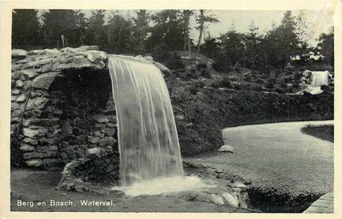 (380-122-035) Apeldoorn Berg en Bos, Verzamelen, Ansichtkaarten | Nederland, Gelderland, Verzenden