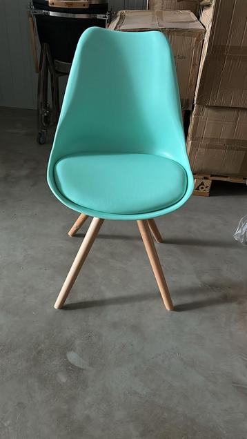 Leuke stoelen in grote aantallen!