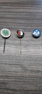 Vintage voetbal speldjes - Celtic, Feyenoord en Xerxes, Ophalen, Gebruikt, Sport, Speldje of Pin