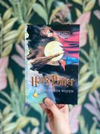 Harry Potter en de steen der wijzen - J K Rowling, Verzamelen, Ophalen of Verzenden, Boek of Poster, Zo goed als nieuw