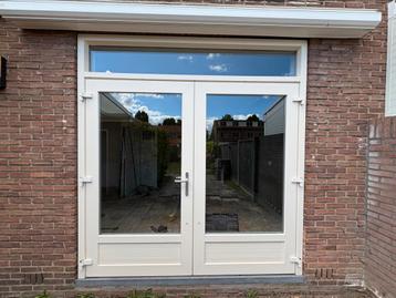 Kunststof openslaande pui met bovenlicht (HR++ glas) beschikbaar voor biedingen