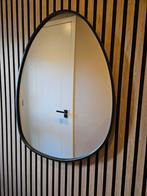 Stijlvolle spiegel met metalen rand - Nieuw!, Huis en Inrichting, Woonaccessoires | Spiegels, Ophalen, Nieuw, Ovaal