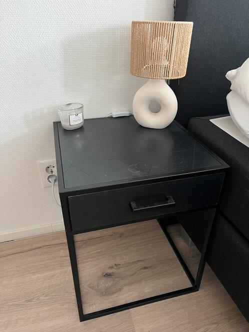 2x zwart Nachtkastje Kwantum, Huis en Inrichting, Slaapkamer | Nachtkastjes, Zo goed als nieuw, Minder dan 55 cm, Minder dan 45 cm