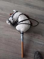 Stevige hobby horse, witte schimmel (grijs/bruin gevlekt), Ophalen of Verzenden, Zo goed als nieuw