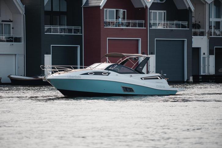 Fibrafort 330GT (bj 2021), Watersport en Boten, Speedboten, Gebruikt, 6 meter of meer, Benzine, 200 pk of meer, Polyester