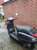 La souris scooter incl nieuwe helm, Fietsen en Brommers, Snorfietsen en Snorscooters, Ophalen of Verzenden, Zo goed als nieuw