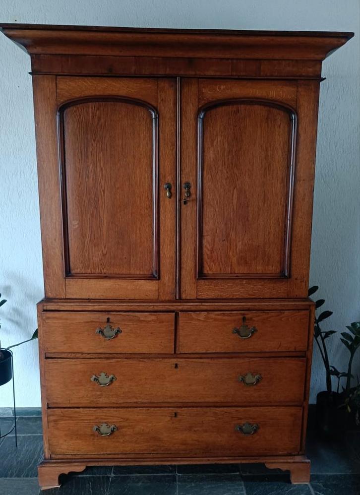 Sfeervolle oude kast met veel opbergruimte, Huis en Inrichting, Kasten | Kledingkasten, Gebruikt, 150 tot 200 cm, 100 tot 150 cm