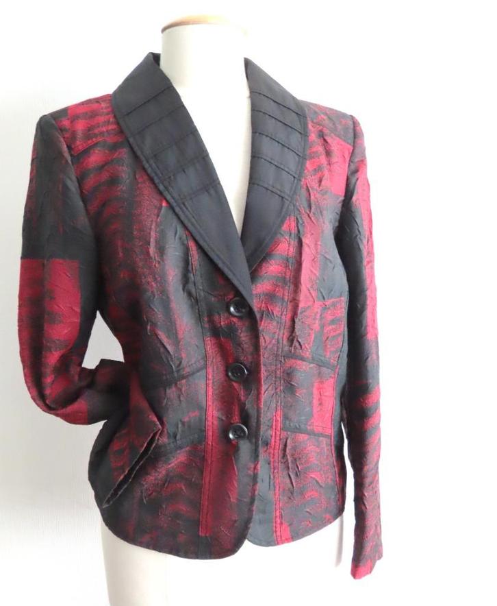 Luxe blazer in actueel wijn-rood met mooie details mt 42/44, Kleding | Dames, Jasjes, Kostuums en Pakken, Nieuw, Jasje, Maat 42/44 (L)