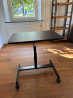 Verstelbare verrijdbare tafel / presentatietafel, Ophalen, Zo goed als nieuw