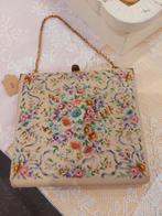 Zeer mooi sierlijk Vintage tasje met bloemen borduur, Ophalen of Verzenden