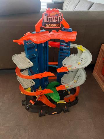 Dino garage hotwheels beschikbaar voor biedingen