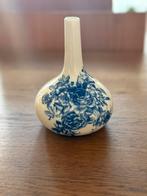 Delfts blauw vaasje, Blauw, Aardewerk of Porselein, Ophalen of Verzenden, Zo goed als nieuw