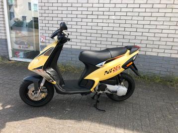 PRACHTIGE PIAGGIO NRG MC 3 ac BJ2004 8800KM LEMON YELLOW 2TT beschikbaar voor biedingen