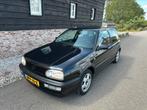 Originele Volkswagen Golf 2.8 VR6 1995 Zwart Dak 2e eigenaar, Auto's, Volkswagen, Voorwielaandrijving, Stof, Zwart, USB