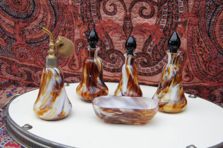 Parfum set  ( Boheems, Antiek en Kunst, Kunst | Beelden en Houtsnijwerken, Ophalen of Verzenden