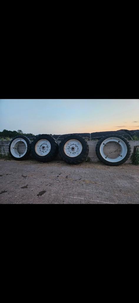 Te koop bandenset ford, Zakelijke goederen, Agrarisch | Onderdelen | Banden, Velgen en Assen, Ophalen