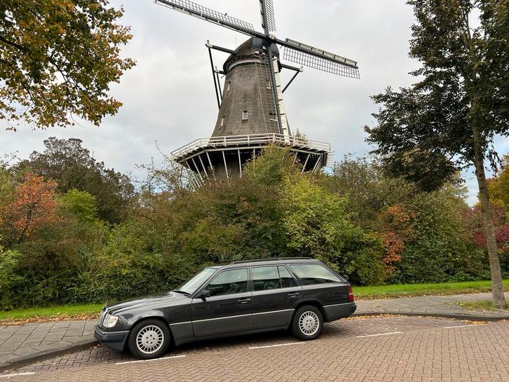 Mercedes-Benz E klasse 300 Te-24 AUT U9 1992 Zwart, Auto's, Mercedes-Benz, Particulier, E-Klasse, ABS, Adaptive Cruise Control